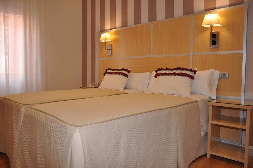 เซอร์โคเทล โฮเต็ล เซลู Hotel กอร์โดบา ภายนอก รูปภาพ