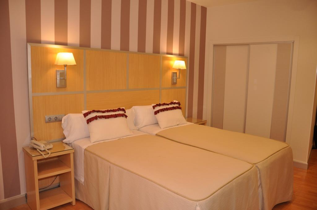 เซอร์โคเทล โฮเต็ล เซลู Hotel กอร์โดบา ภายนอก รูปภาพ