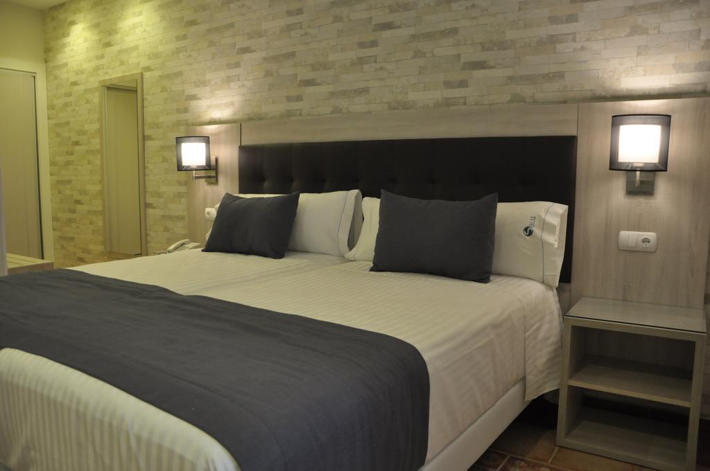เซอร์โคเทล โฮเต็ล เซลู Hotel กอร์โดบา ภายนอก รูปภาพ