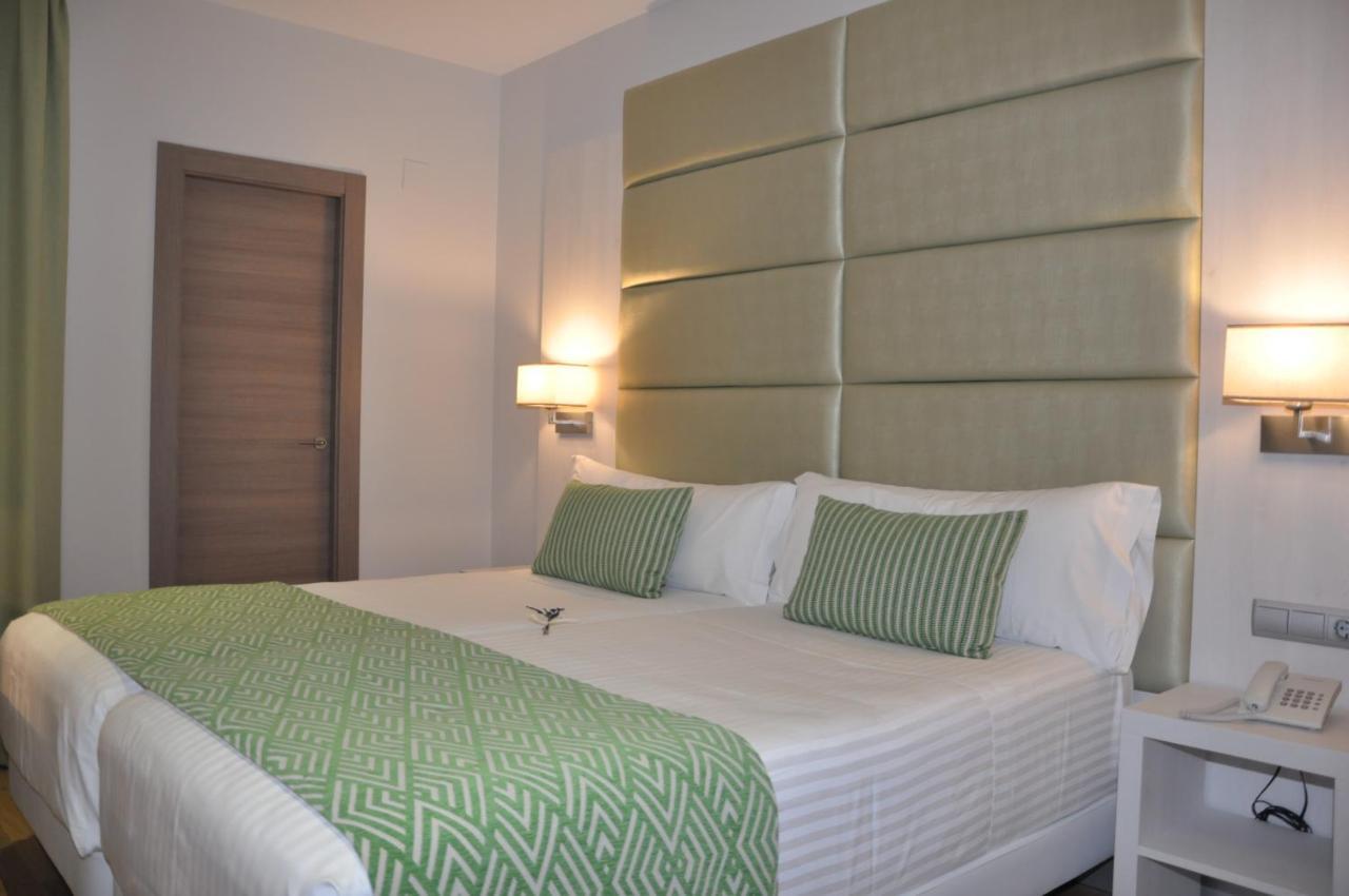 เซอร์โคเทล โฮเต็ล เซลู Hotel กอร์โดบา ภายนอก รูปภาพ